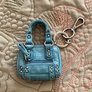 Libra Pelle keychain